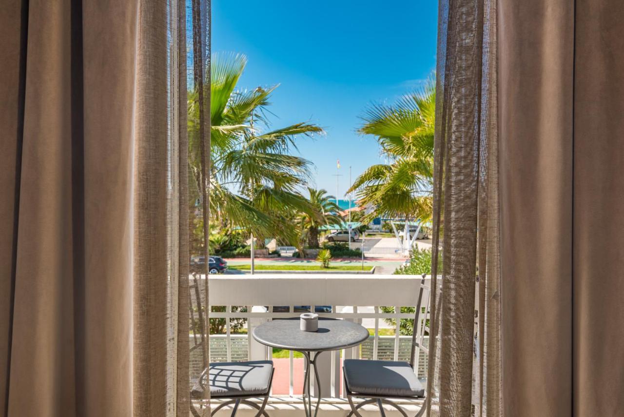 Grey Hotel 4*